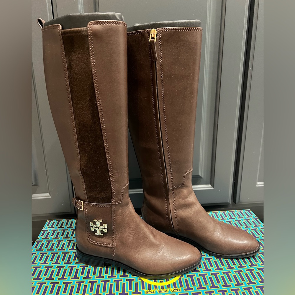 Tory Burch Wyatt Boot Calf Leather/Stretch - Picture 5 of 16